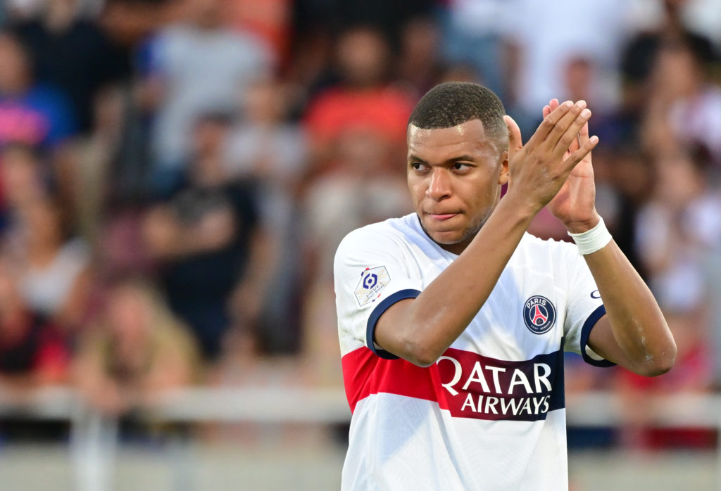 Clermont Foot 63 v Paris Saint-Germain - Ligue 1 Uber Eats