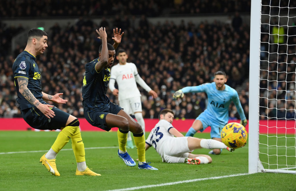 Tottenham Hotspur v Newcastle United - Premier League