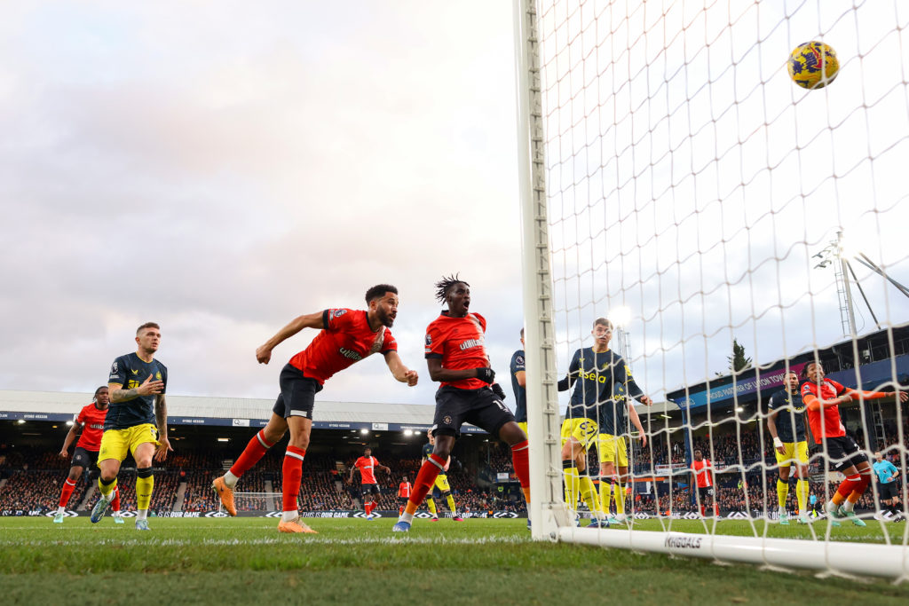 Luton Town v Newcastle United - Premier League