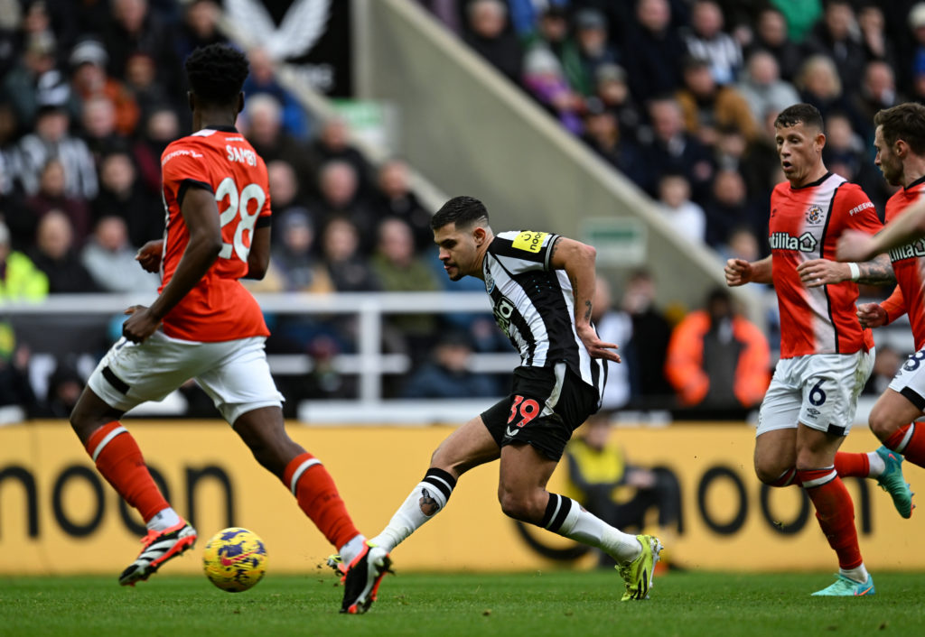 Newcastle United v Luton Town - Premier League