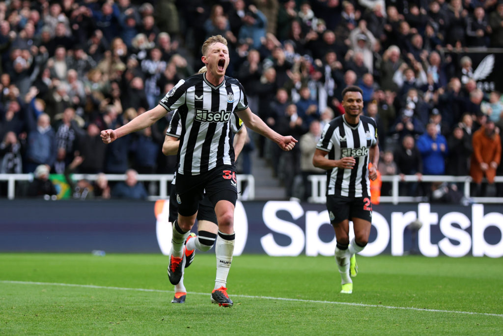 Newcastle United v Luton Town - Premier League