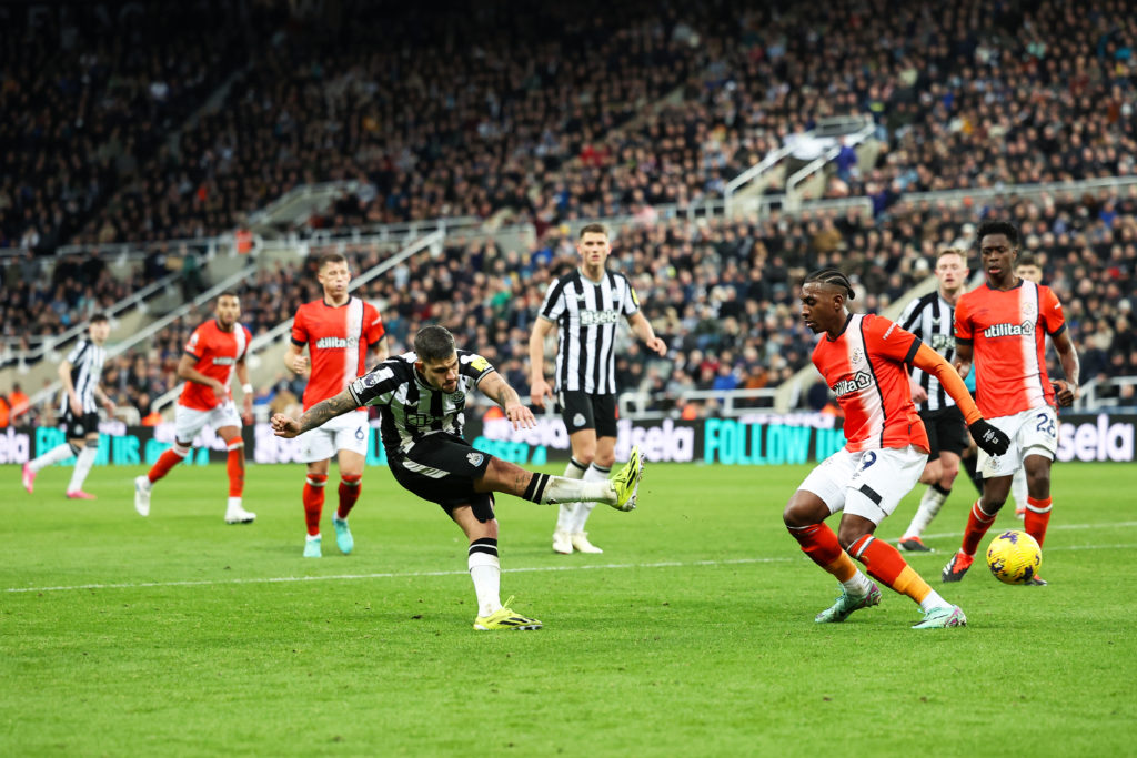 Newcastle United v Luton Town - Premier League