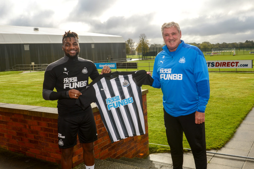 Allan Saint-Maximin Signs a New Contract at Newcastle United