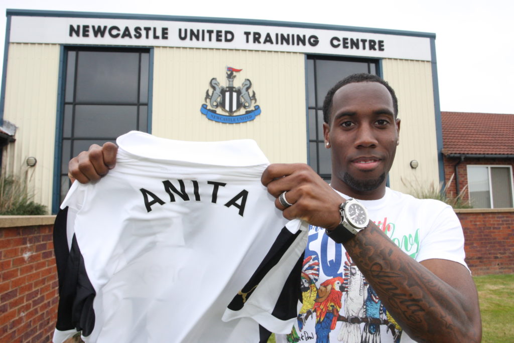 Newcastle United Sign Vurnon Anita