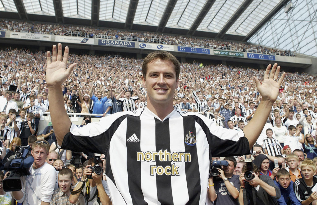 Michael Owen signs for Newcastle United