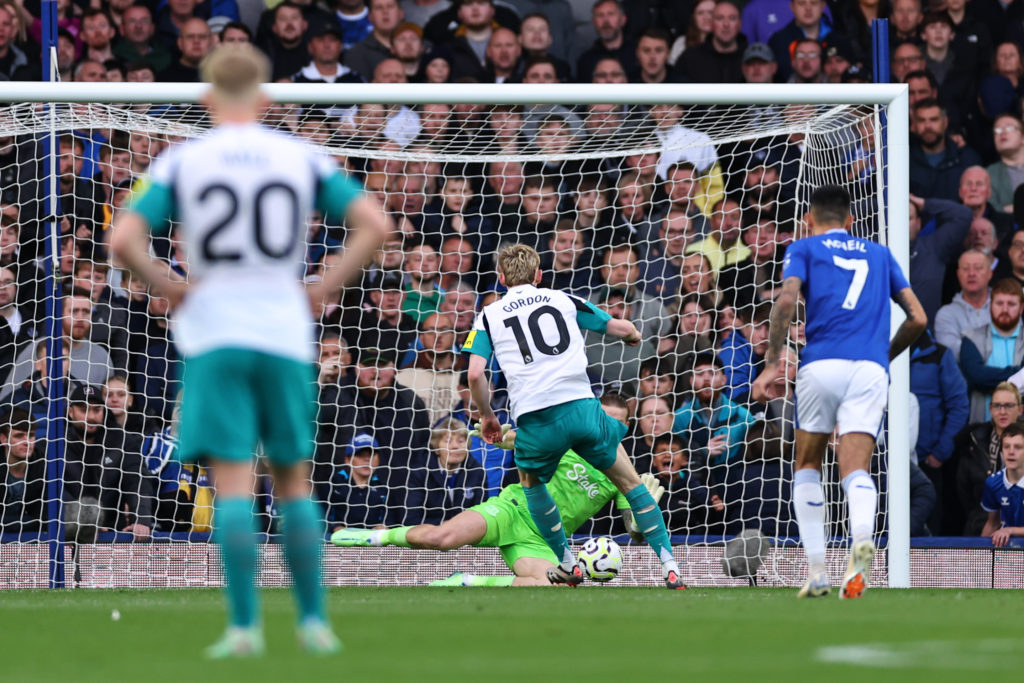 Everton FC v Newcastle United FC - Premier League