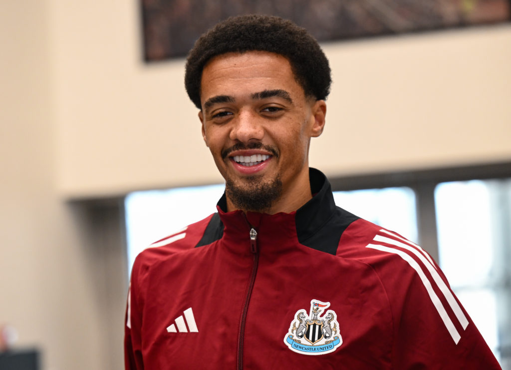 Jamal Lewis arrives at St James' Park.