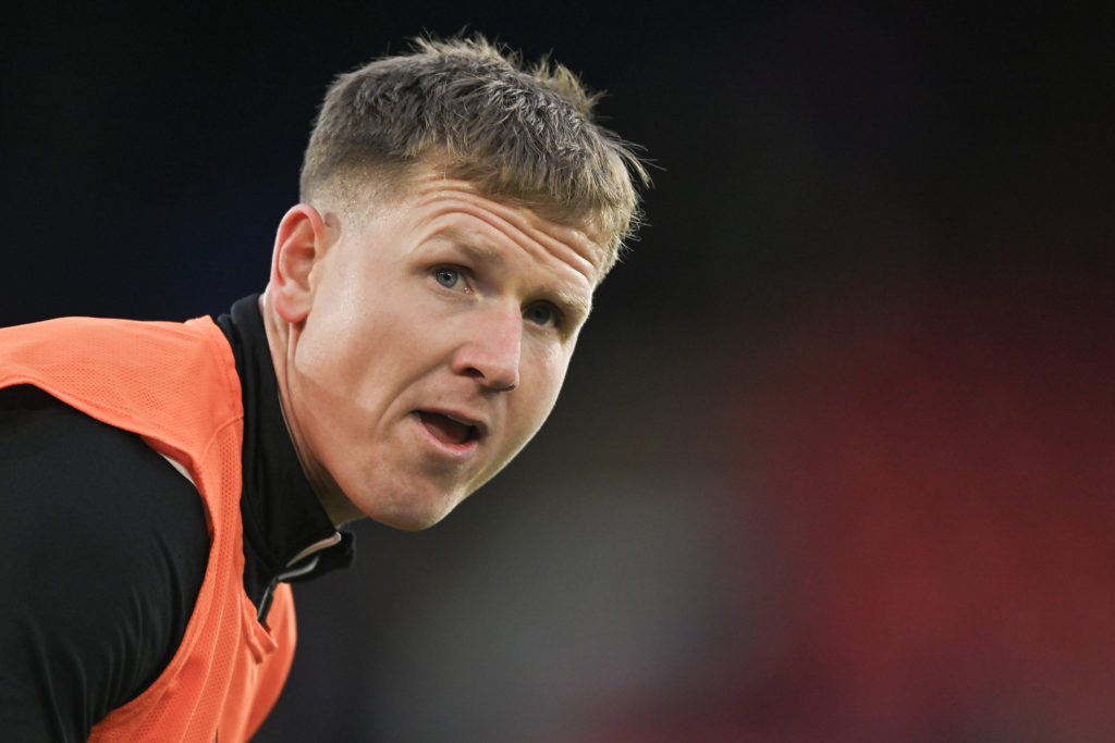 Matt Ritchie warms up ahead of a game between Newcastle United and Crystal Palace