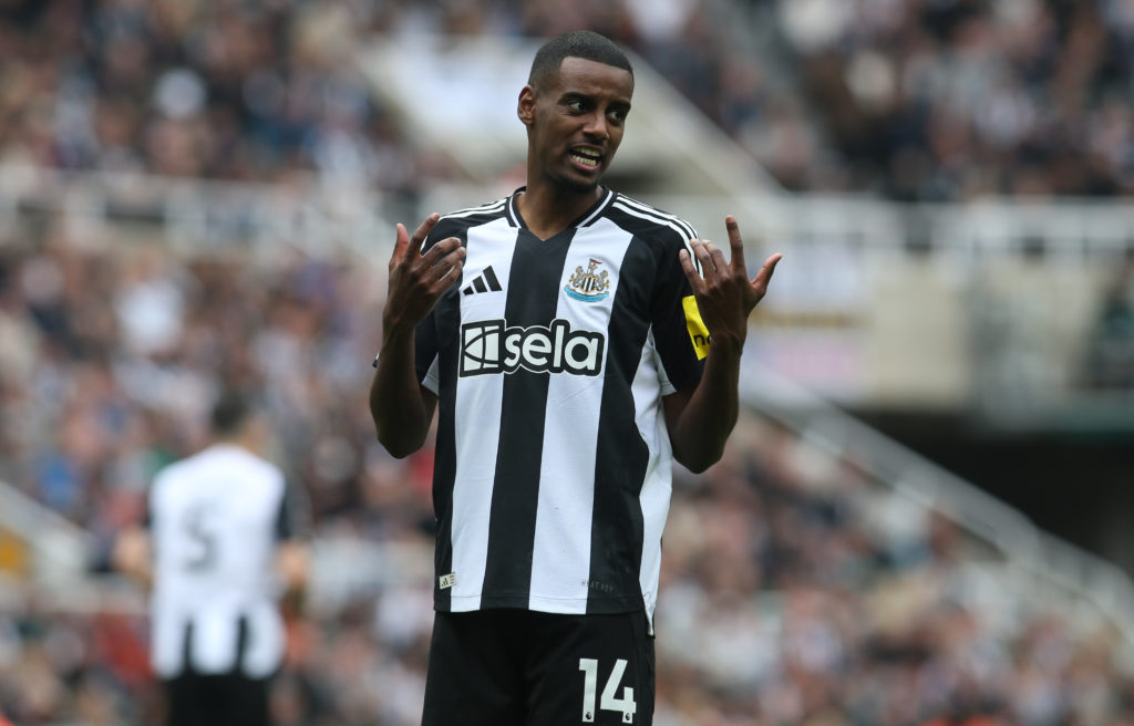 Alexander Isak playing for Newcastle United against Ipsiwch Town in the Premier League.