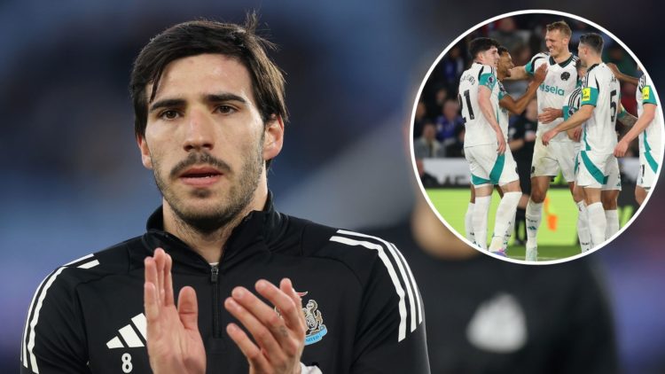 Sandro Tonali of Newcastle United applauds the fans as he warms up prior to the Premier League match between Leicester City FC and Newcastle United...