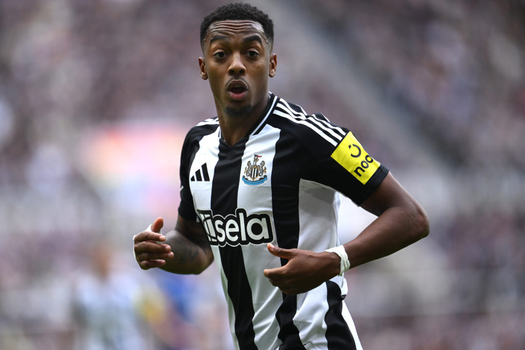 Joe Willock playing for Newcastle United against Ipsiwch Town.