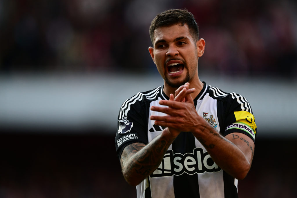 Bruno Guimaraes of Newcastle United (39) claps the fans following the Premier League match between Arsenal FC and Newcastle United FC