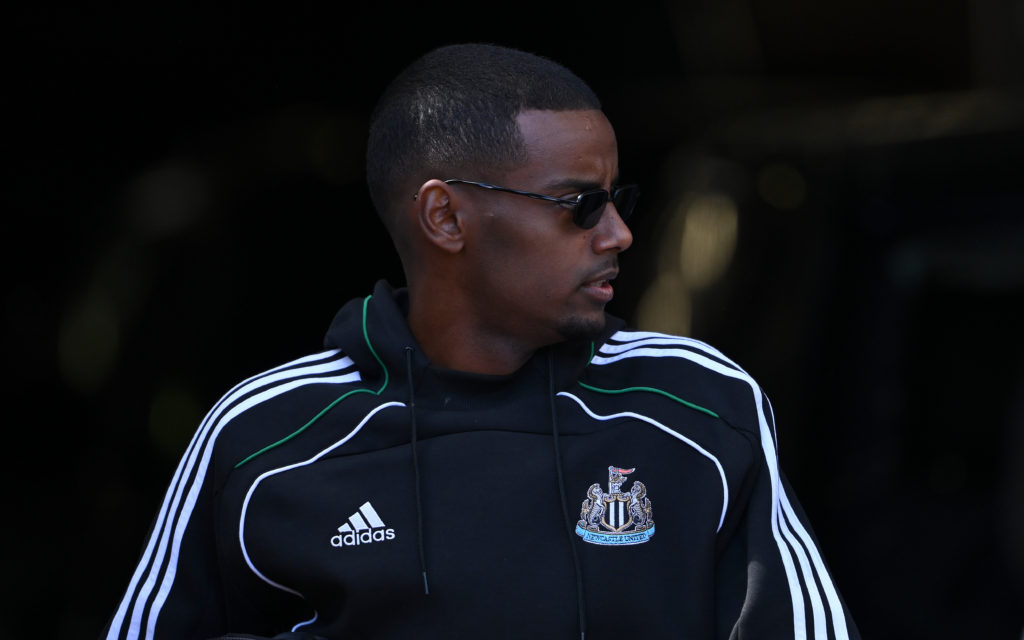 Alexander Isak arrives at St James' Park for a Premier League game between Newcastle United and Everton