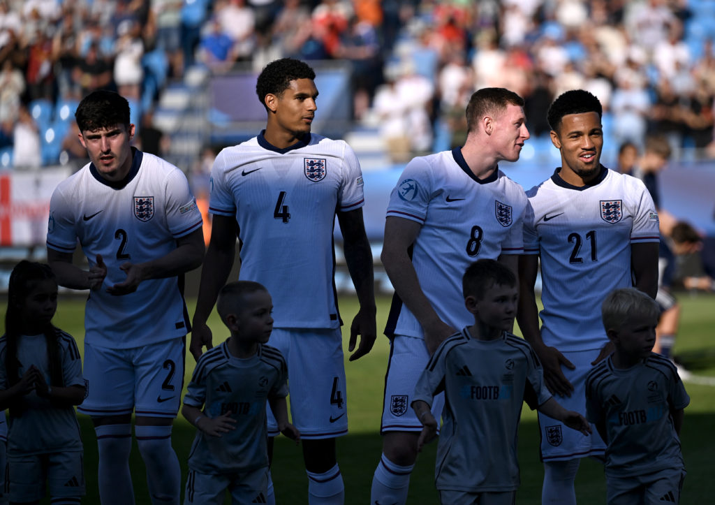 Jarell Quansah lines up alongside Tino Livramento ahead of England Under-21s' game against Slovenia Under-21s.