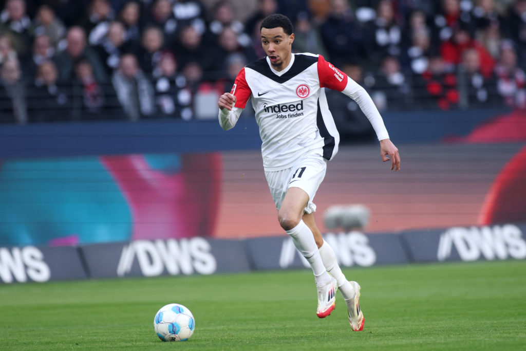 Hugo Ekitike runs with the ball during Eintracht Frankfurt vs Wolfsburg.