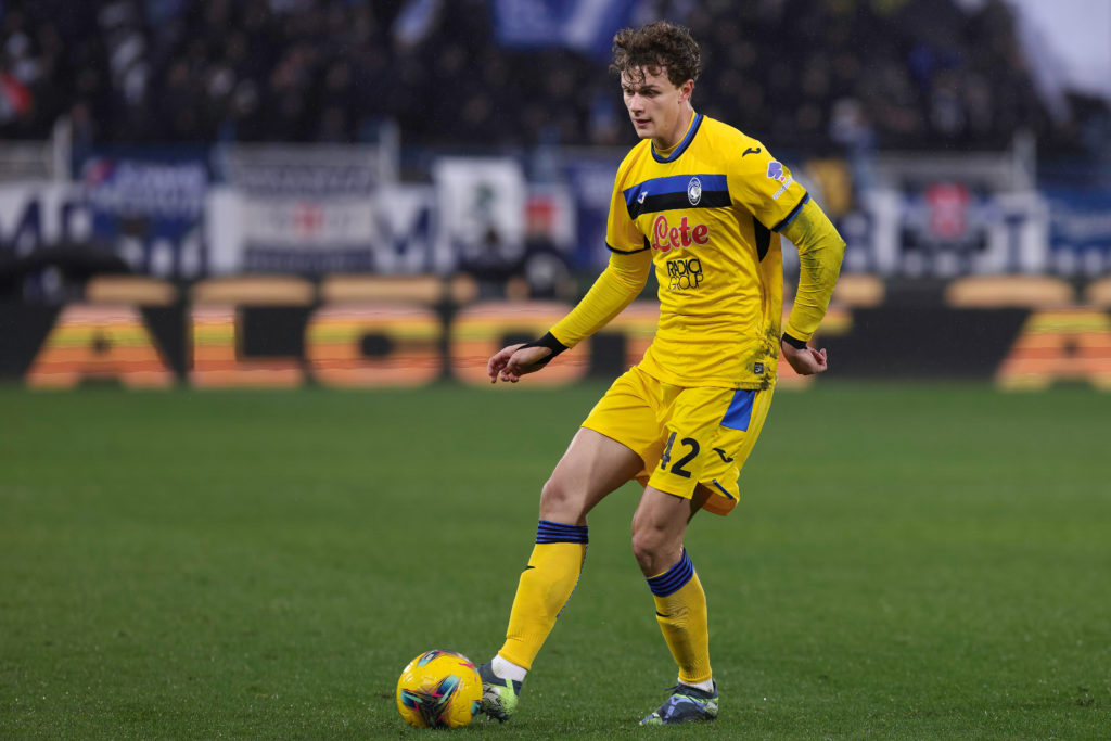 Giorgio Scalvini during a Serie A game between Como and Atalanta.