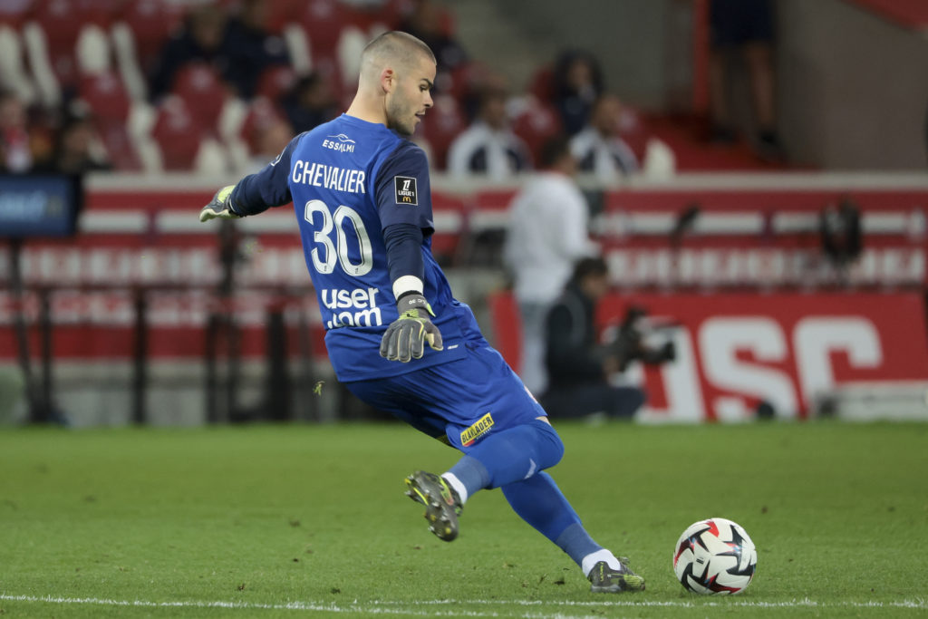 Lucas Chevalier takes a goal kick during a Ligue 1 game between Lille and Marseille.
