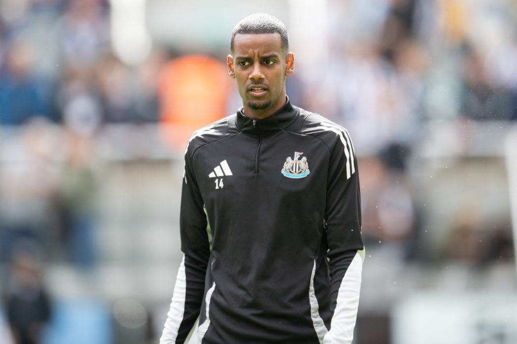 Alexander Isak warms up ahead of Newcastle United vs Everton.