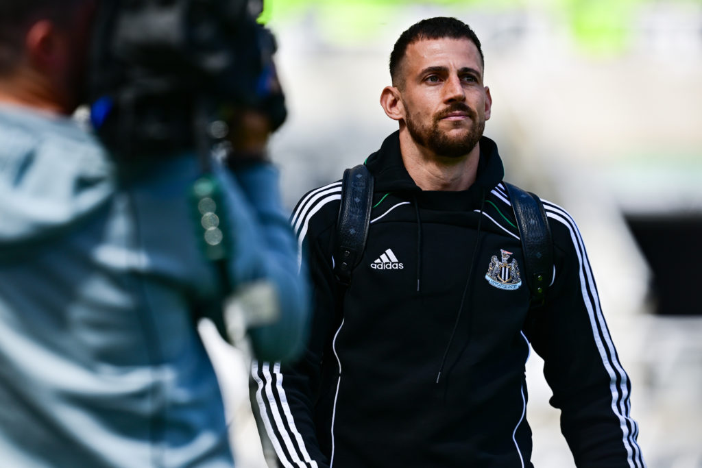 Martin Dubravka arrives at St James' Park ahead of Newcastle United vs Everton.