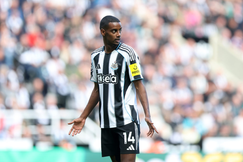 Alexander Isak in action for Newcastle United during a Premier League game against Everton.