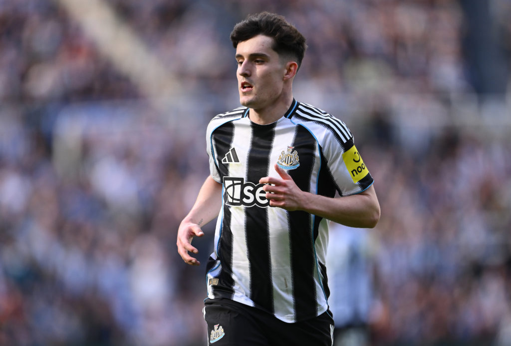 Tino Livramento during a Premier League game between Newcastle United and Everton.