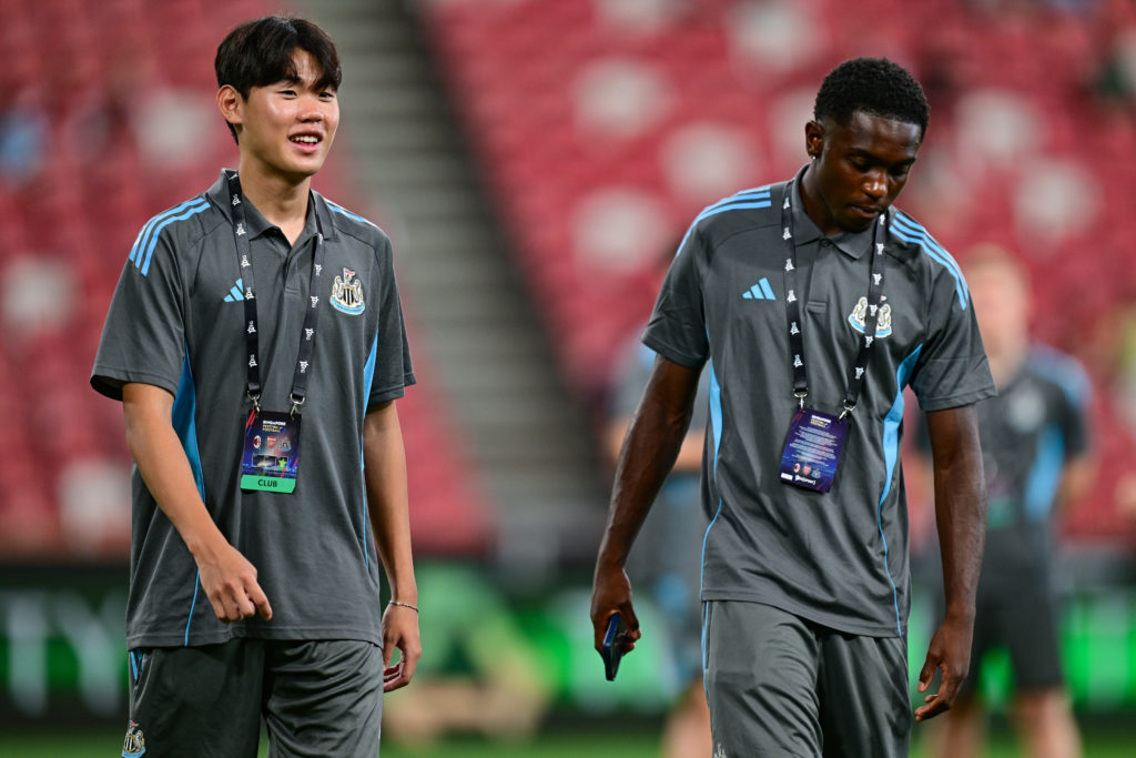 Park Seung-soo and Anthony Munda ahead of Newcastle United vs Arsenal.