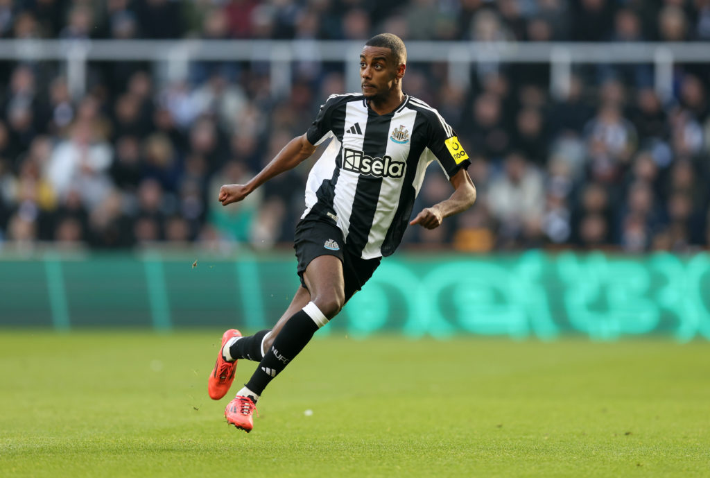 Alexander Isak chases the ball during Newcastle United vs Bournemouth.