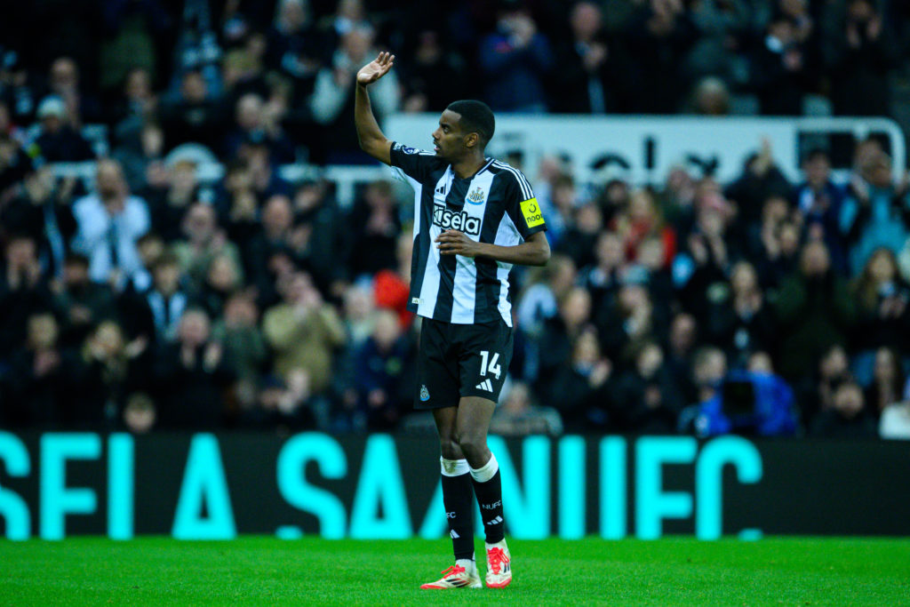 Alexander Isak waving during a Premier League game between Newcastle United and Crystal Palace.