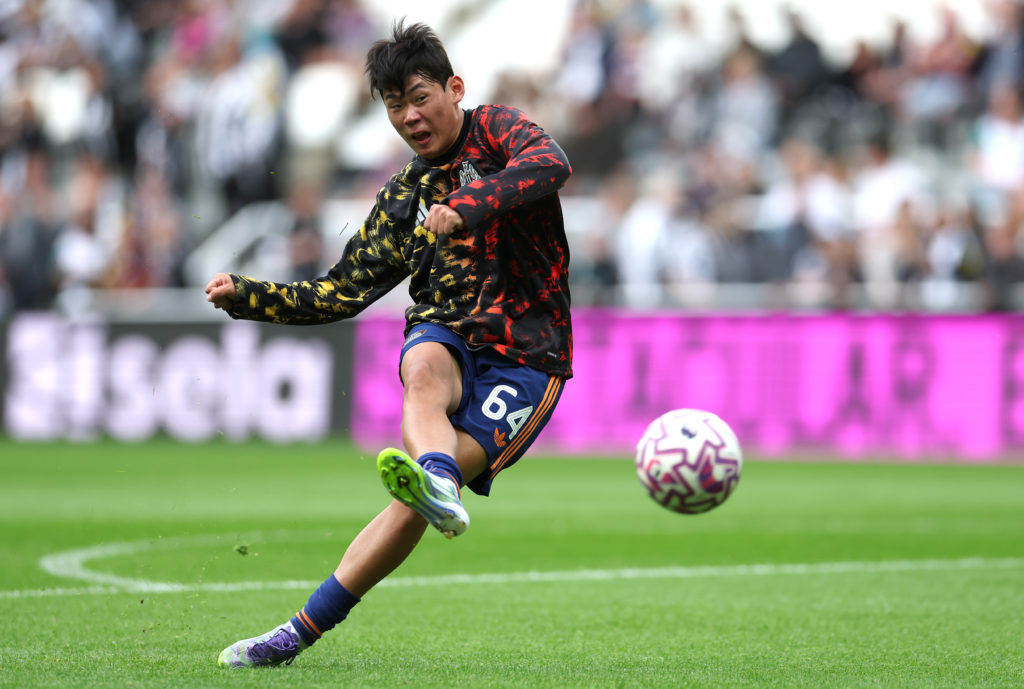 Seung-soo Park warms up before a friendly between Newcastle United and RCD Espanyol.