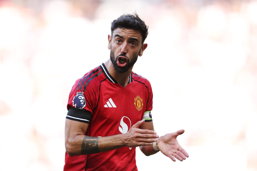 Bruno Fernandes playing for Manchester United against Arsenal.