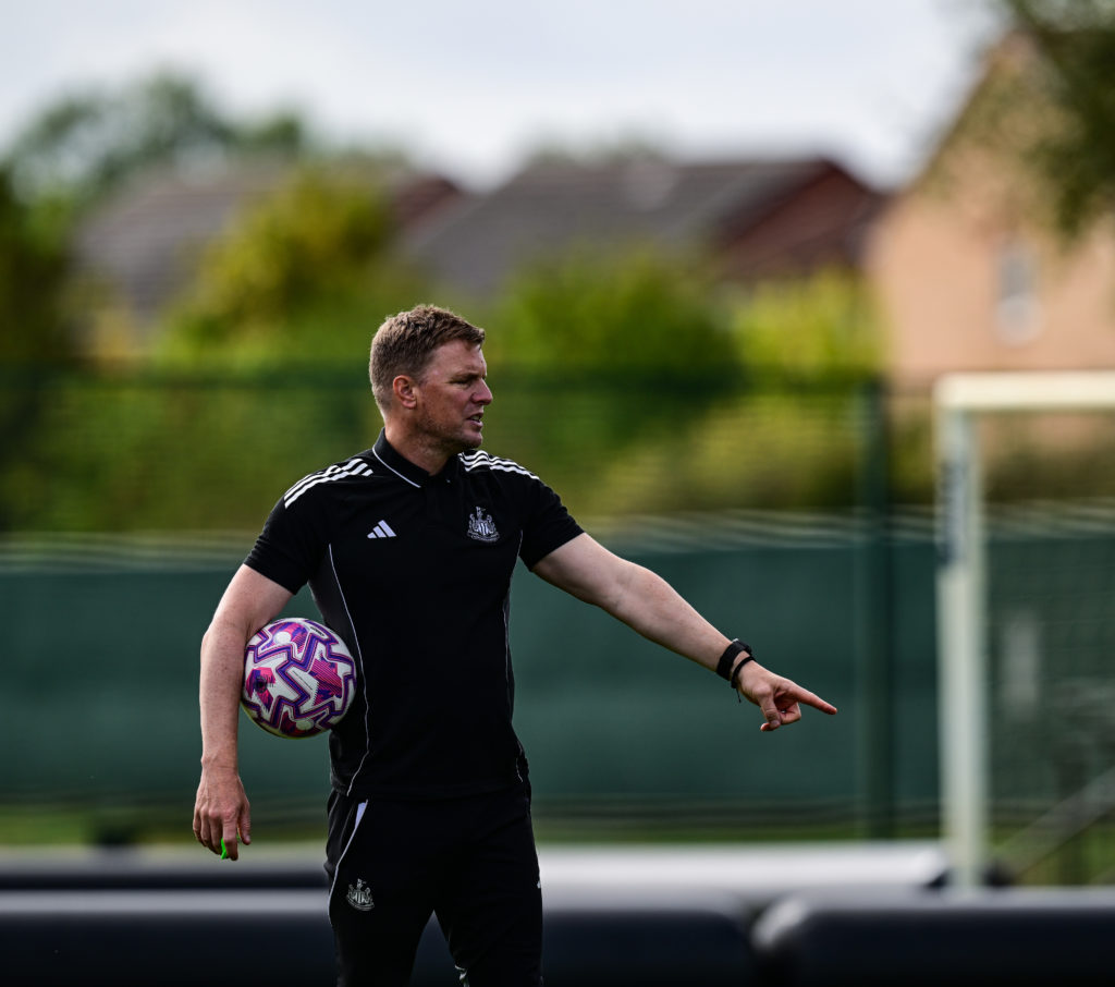 Eddie Howe gives instructions during a Newcastle United Training Session