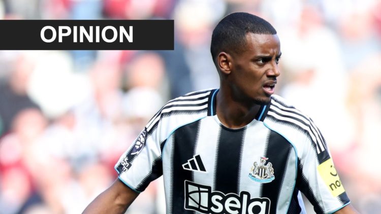 Alexander Isak playing for Newcastle United against Everton.