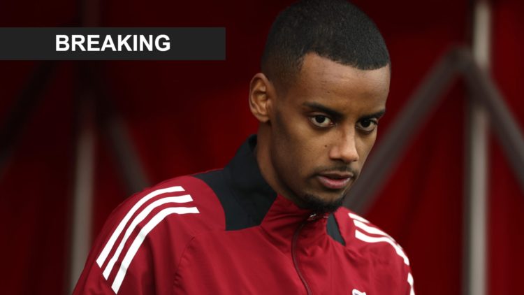Alexander Isak warming up for Newcastle United.