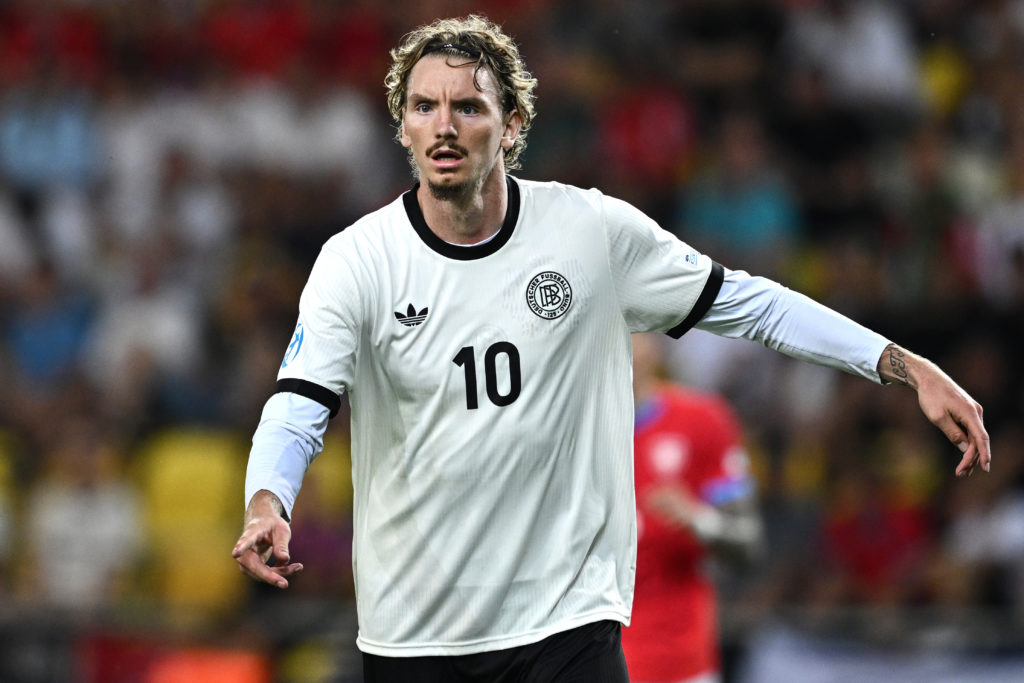 Nick Woltemade playing for the Germany U21s.