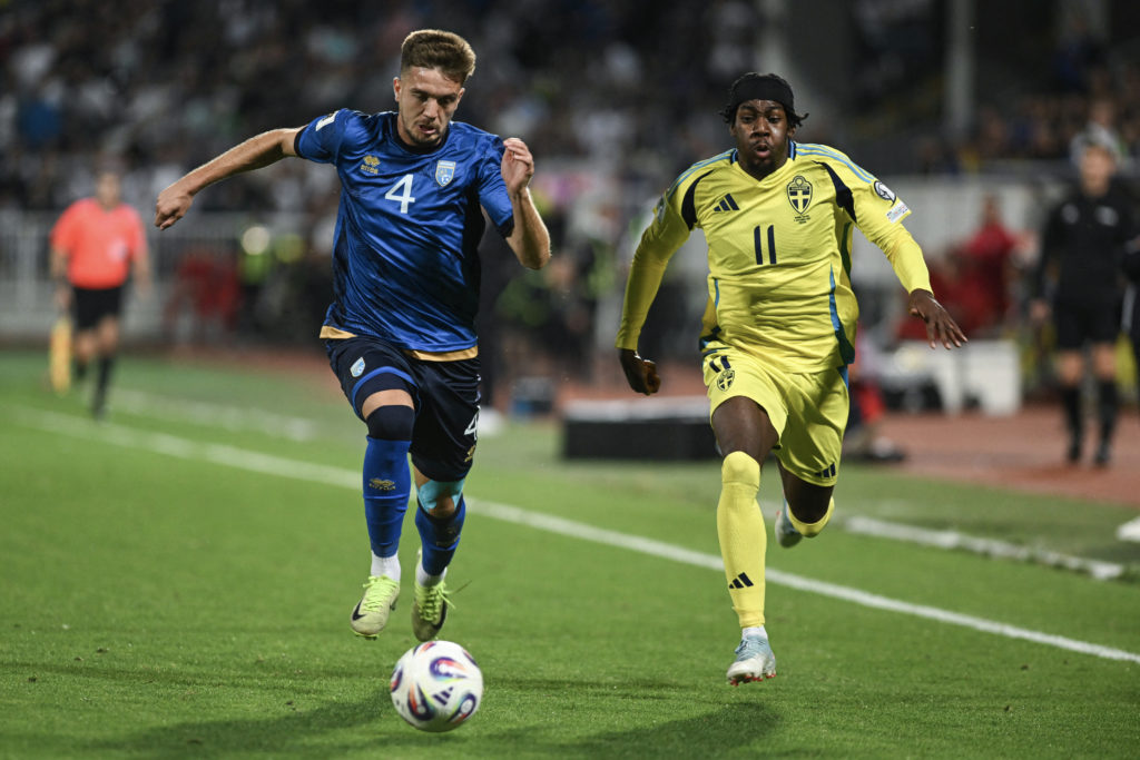 Anthony Elanga chases down a ball during an international game between Kosovo and Sweden.