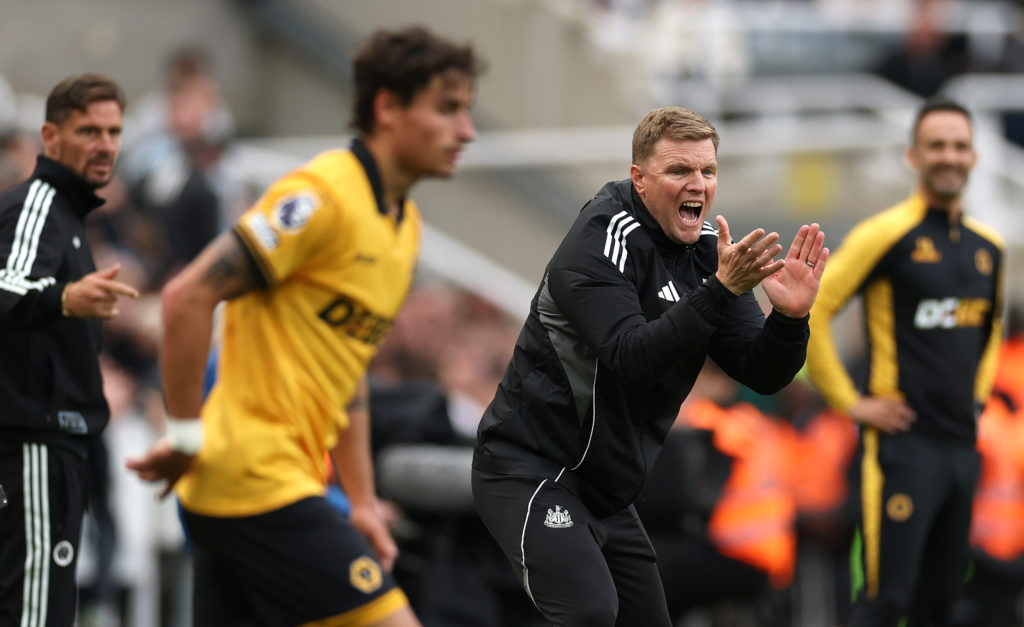 Eddie Howe shouts at his team during Newcastle United vs Wolves.
