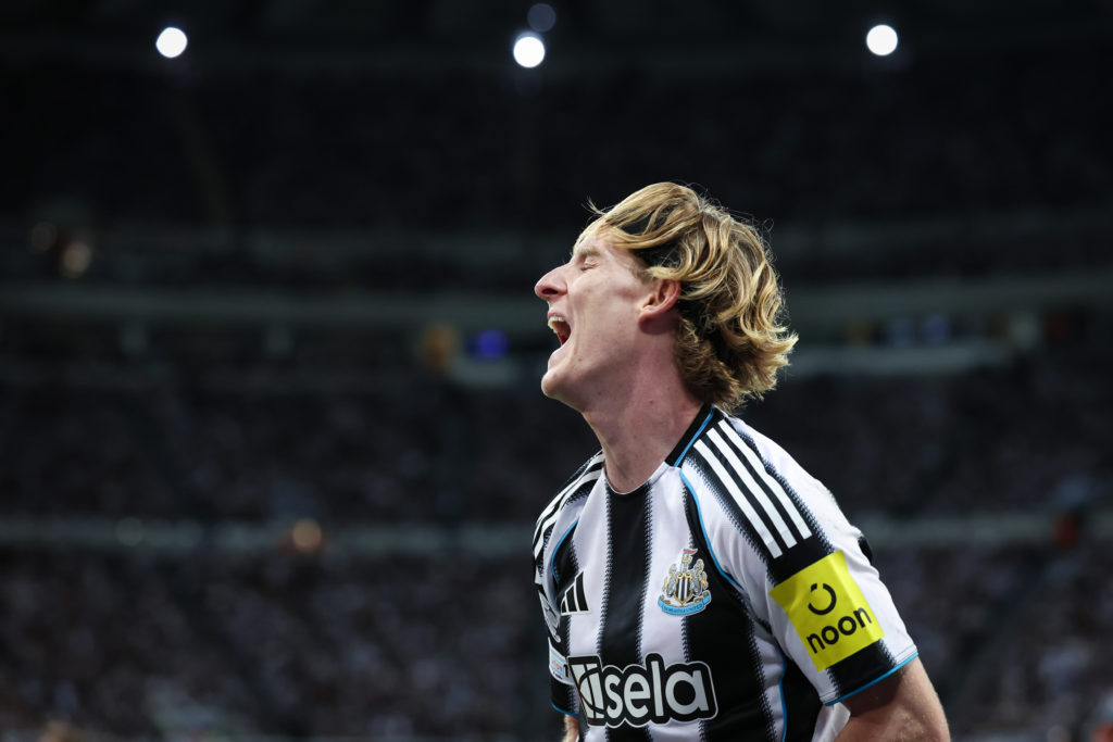 Antoehr Gordon reacts to missing a chance during Newcastle United vs Barcelona in the Champions League.