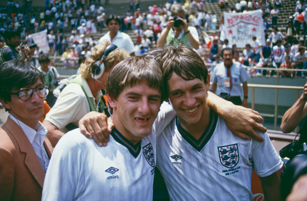 Peter Beardsley and Gary Lineker smile at Mexico 1986.