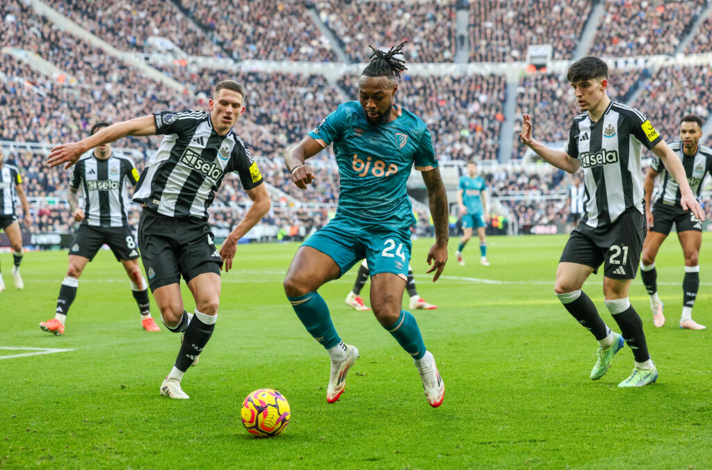 Sven Botman and Tino Livramento playing for Newcastle United against Bournemouth.