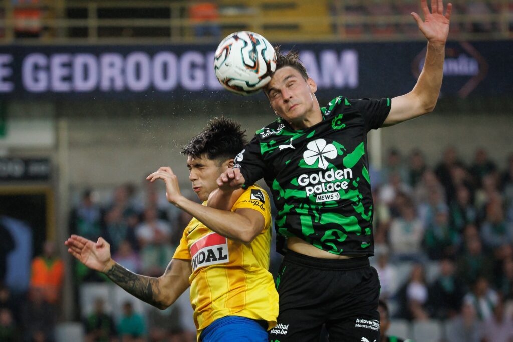 Antonio Cordero loses a header while playing for KVC Westerlo.