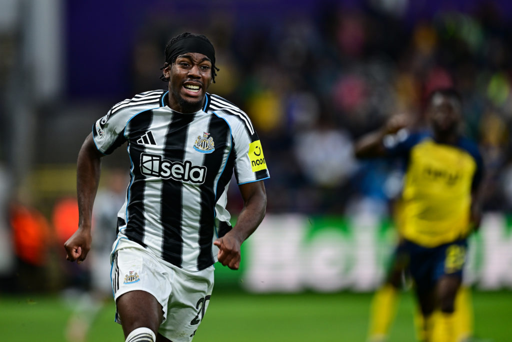 Anthony Elanga running during Newcastle United's Champions League game against USG.