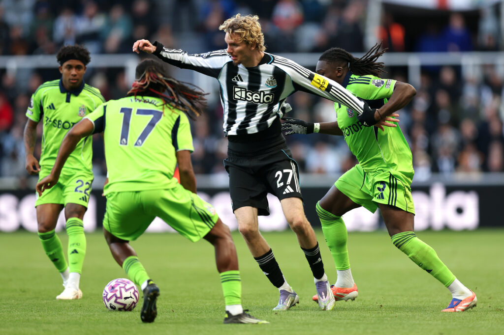 Nick Woltemade playing for Newcastle Untied against Fulham.