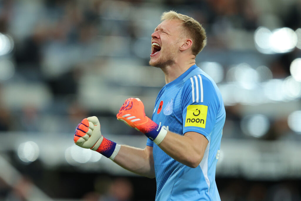 Aaron Ramsdale celebrates Newcastle United's goal against Tottenham in the Carabao Cup.