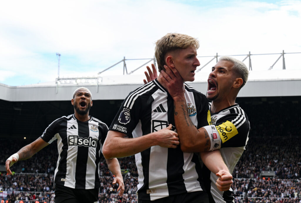 Anthony Gordon celebrates scoring for Newcastle United against Manchester City.