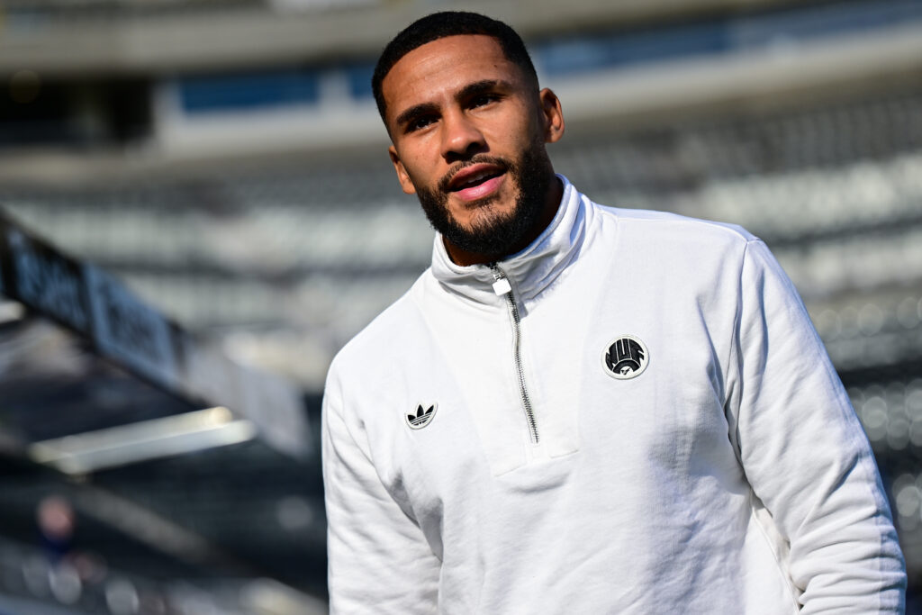 Jamaal Lascelles arrives at St James' Park for Newcastle United vs Arsenal.