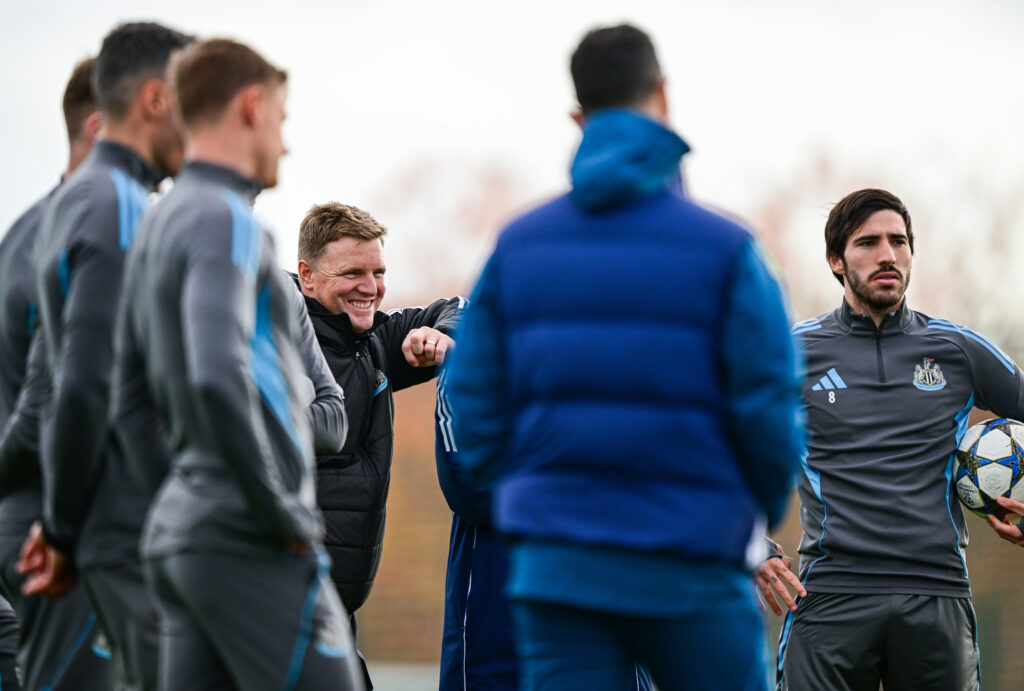 Eddie Howe and his Newcastle United players in training.