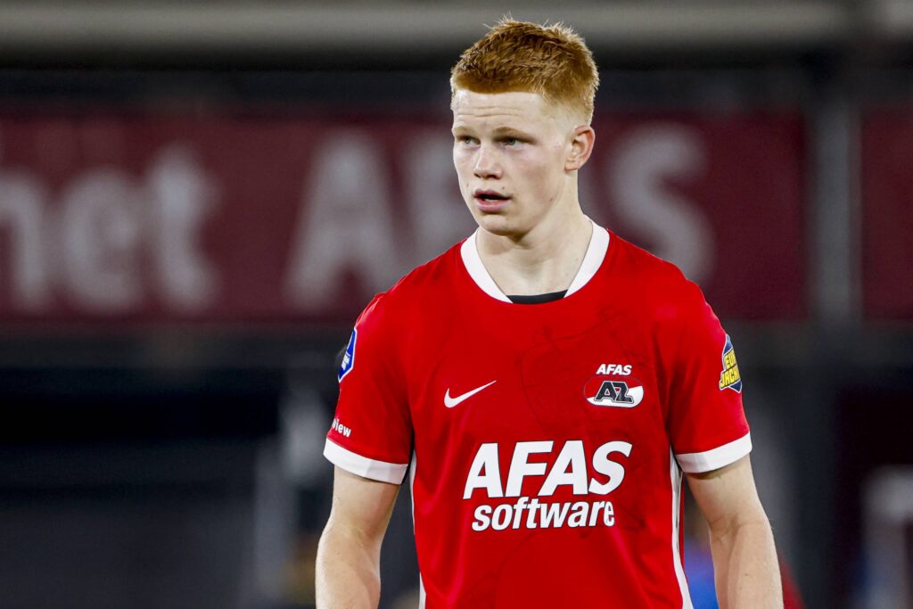 Kees Smit in action for AZ Alkmaar against PSV Eindhoven.