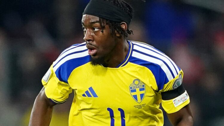 Anthony Elanga plays for Sweden vs Switzerland.