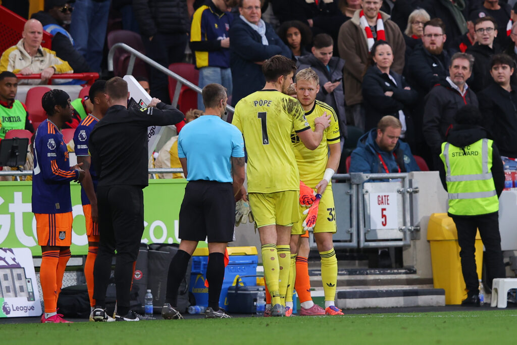 Aaron Ramsdale replaces Nick Pope during Newcastle United's game against Brentford.