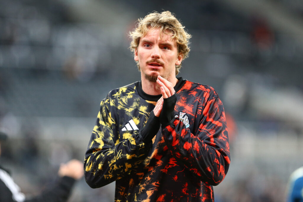 Nick Woltemade warming up for Newcastle United.
